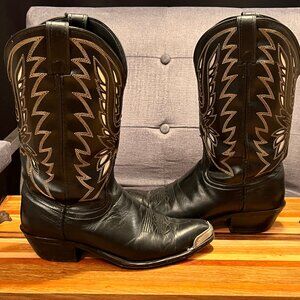 +Men's size 8.5 Laredo Black with Silver Tip Cowboy Boots